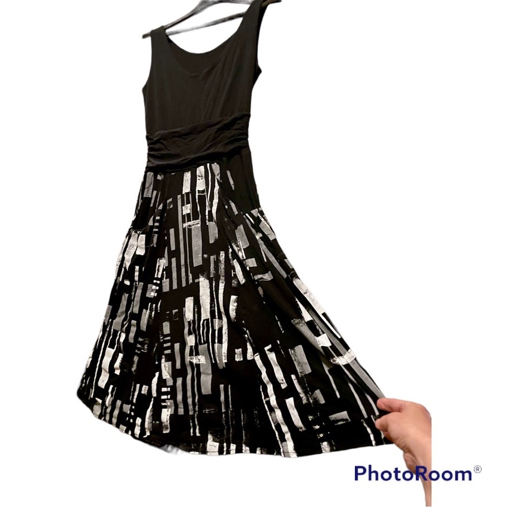 Lilikoi Canadian Designer dress Black Print size Medium